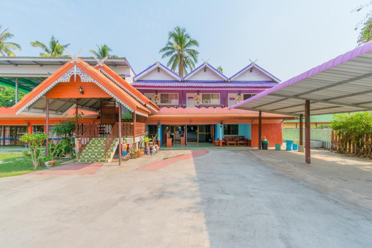 Oyo 712 Baandin Resort Phetchaburi Exteriör bild